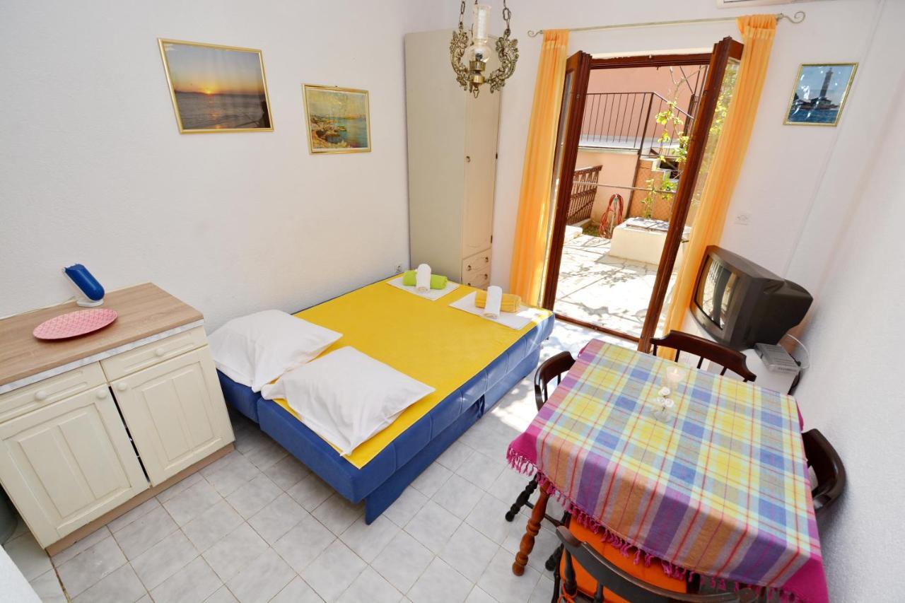 Apartmani Irena Ciovo トロギール エクステリア 写真