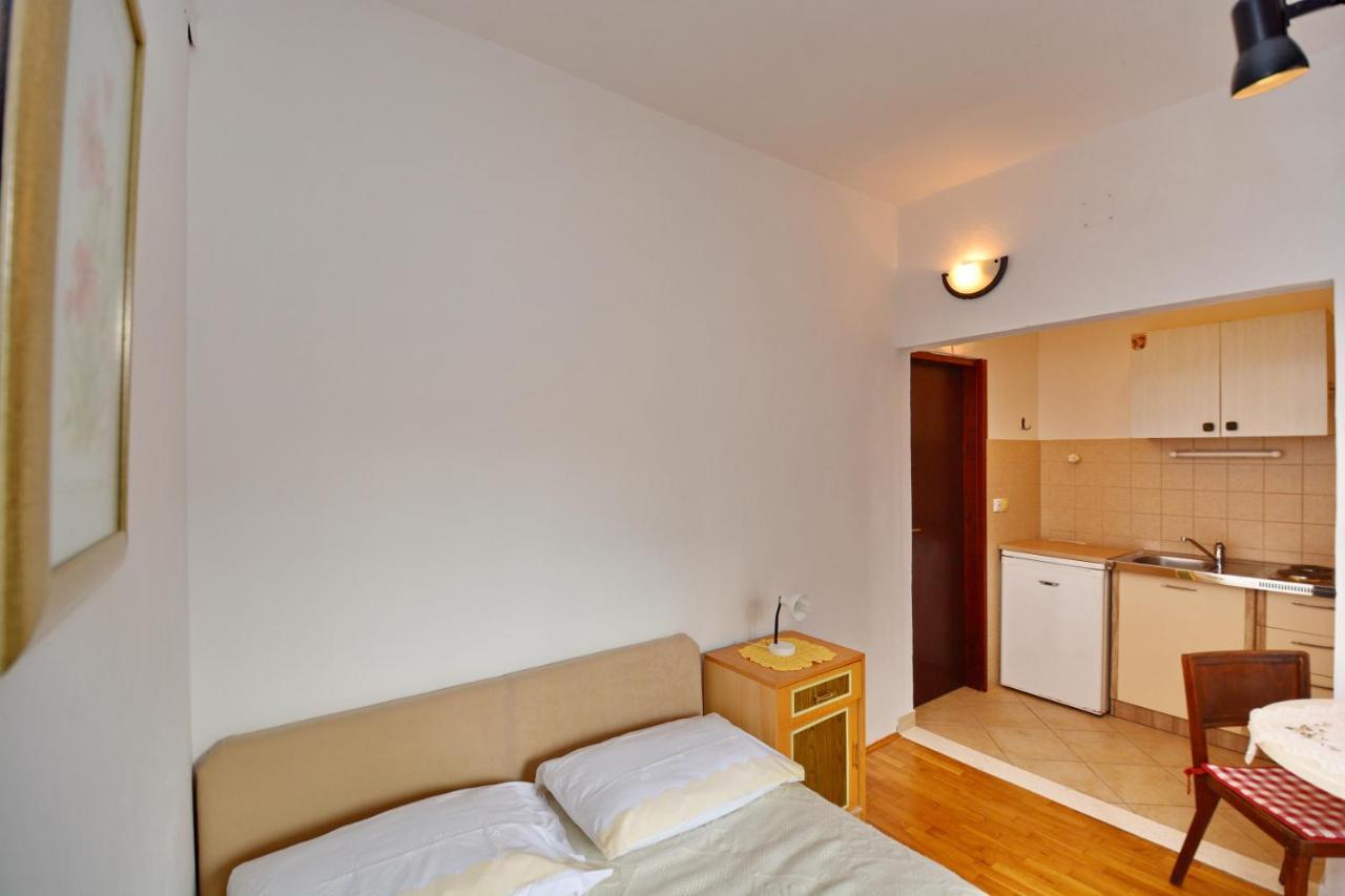 Apartmani Irena Ciovo トロギール エクステリア 写真