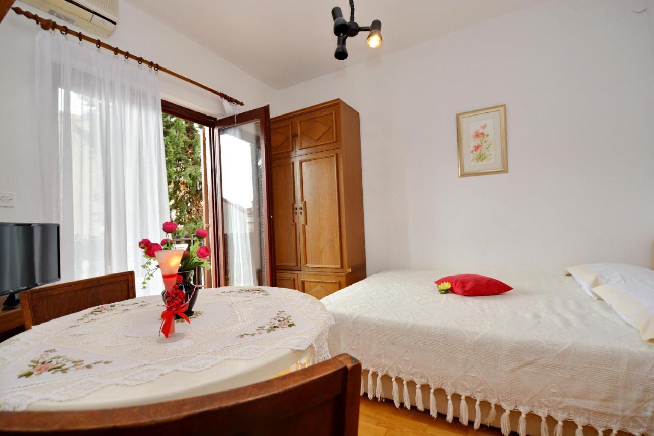 Apartmani Irena Ciovo トロギール エクステリア 写真