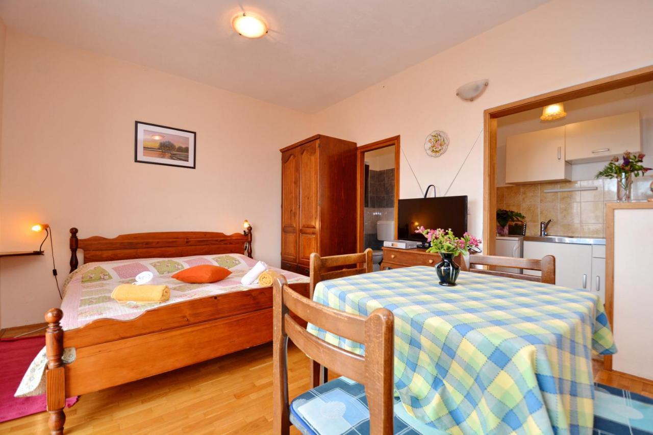 Apartmani Irena Ciovo トロギール エクステリア 写真