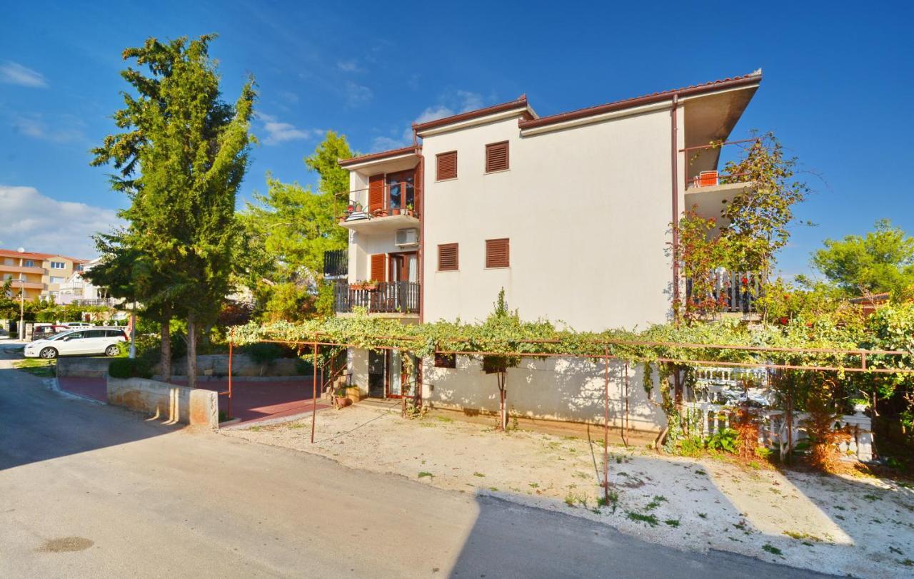 Apartmani Irena Ciovo トロギール エクステリア 写真